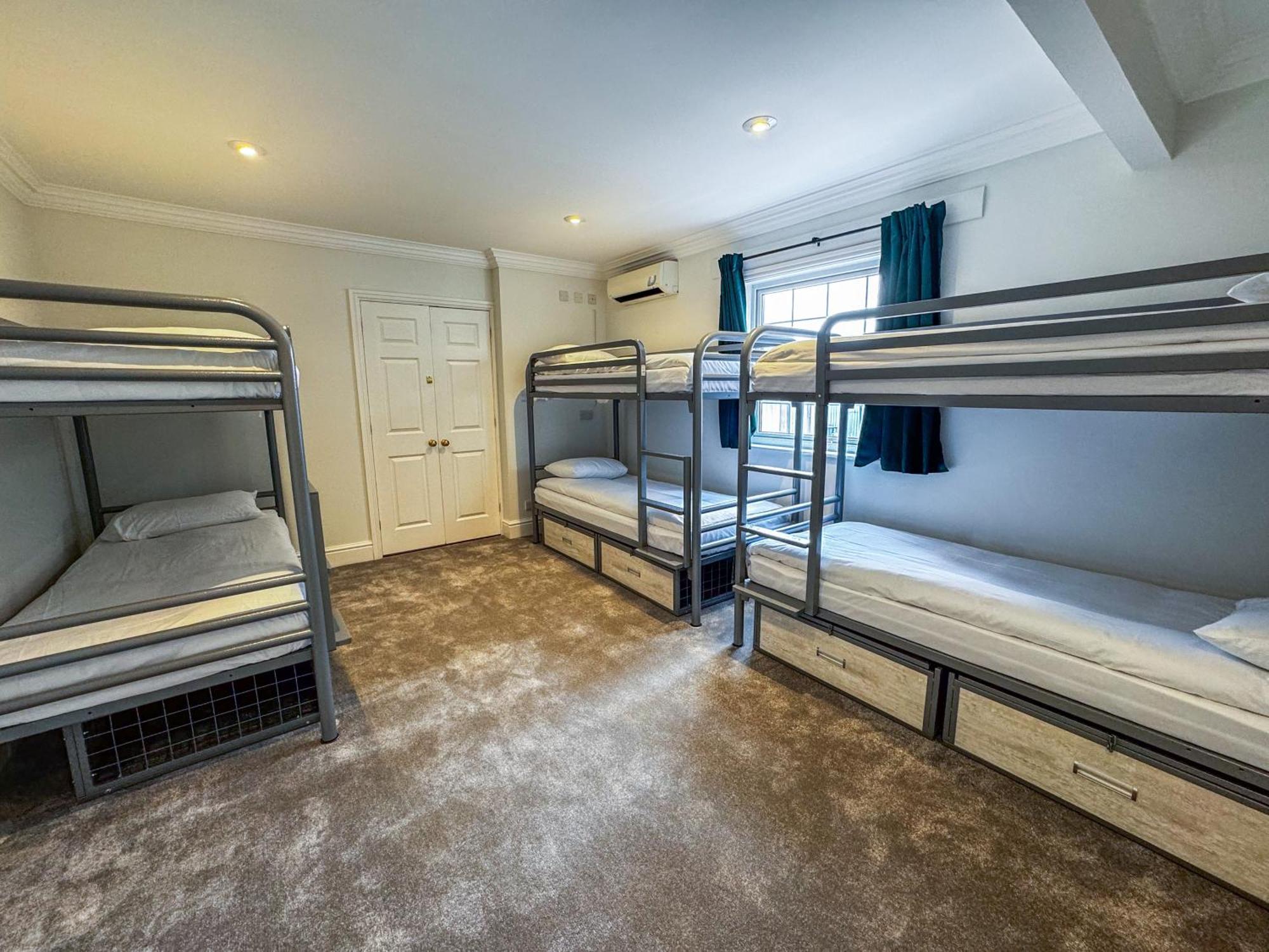 The Dawson - Hostel *