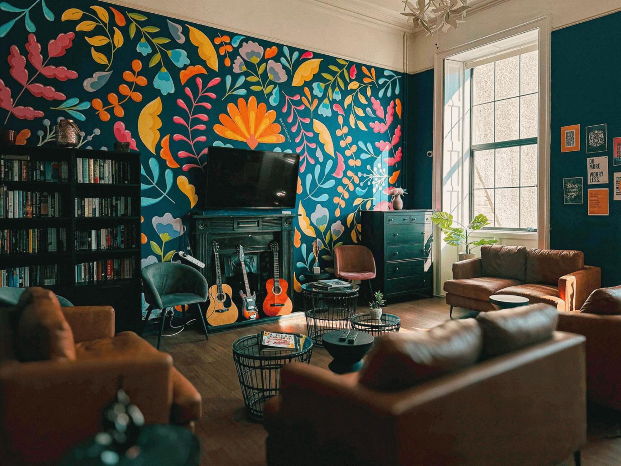 Gardiner House Hostel *
