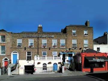 Uppercross House 3*