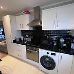 The Coastal Apartment - Homestay