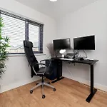 Modern Clonsilla Townhouse Sleeps 6