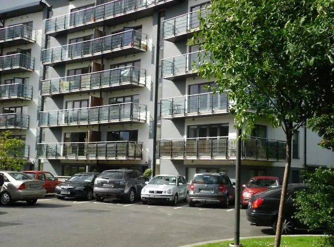 Northwood, Luxury Apartment