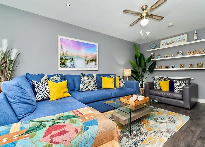 Modern Clonsilla Townhouse Sleeps 6