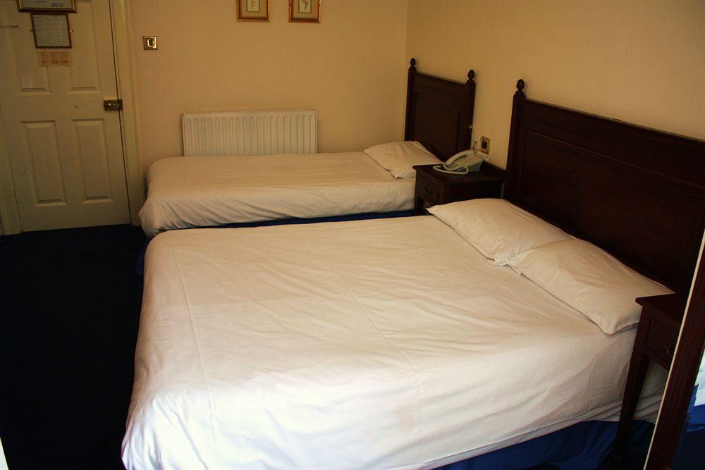 Lynams Hotel