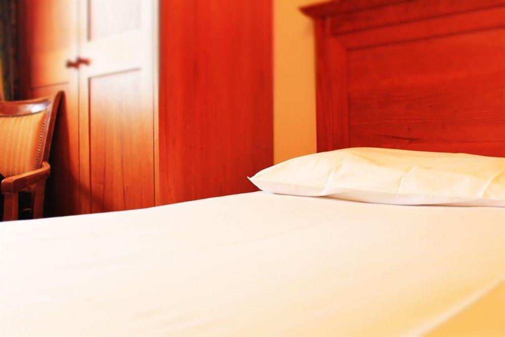 Lynams Hotel Dublin