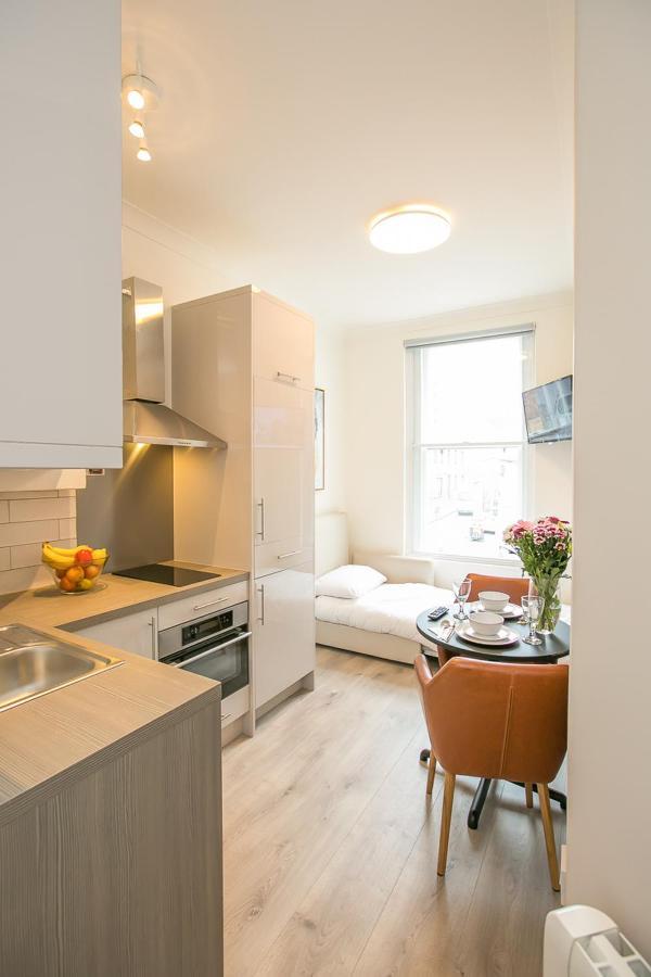 Apartment St Stephen's District-1 *