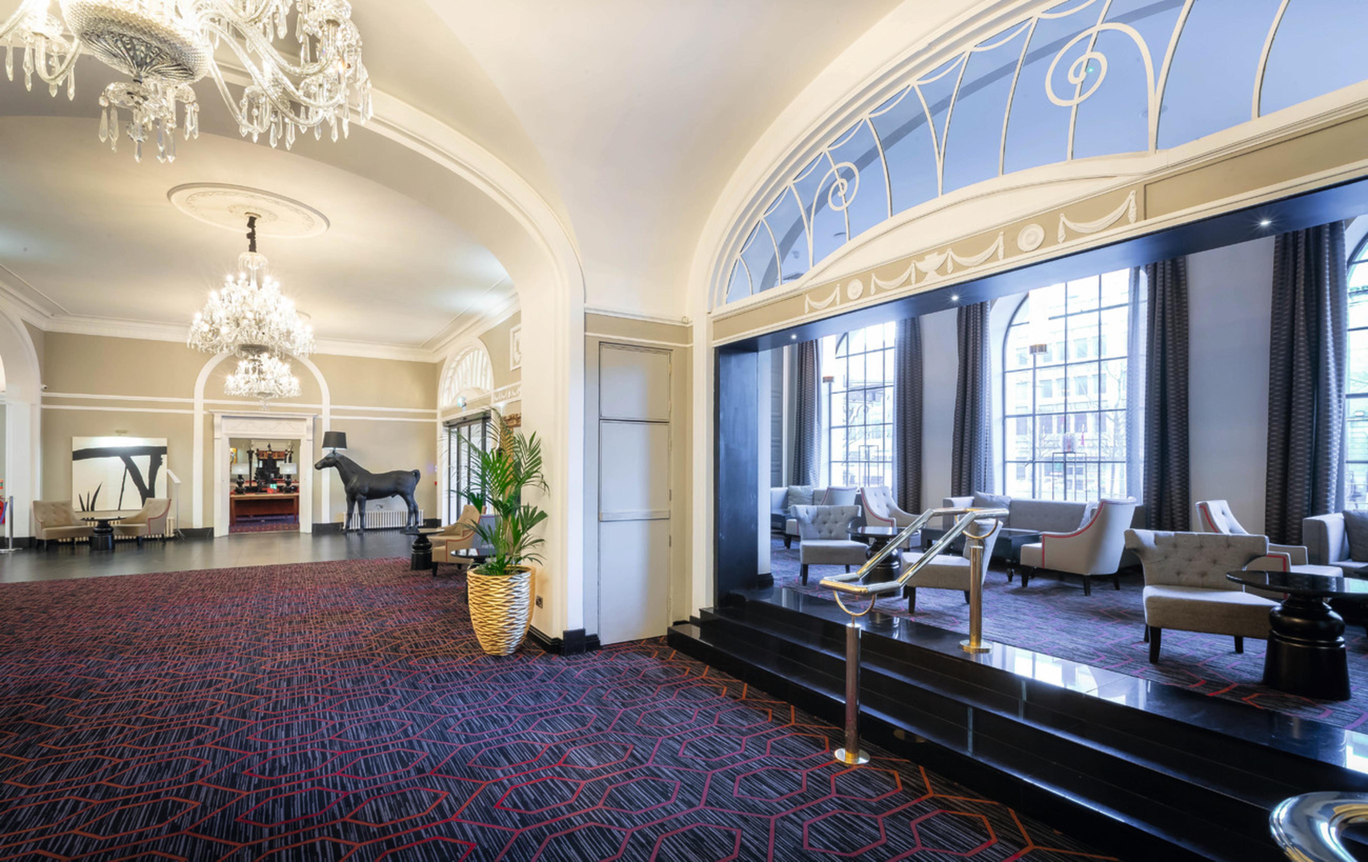Hotel Riu Plaza The Gresham 4*
