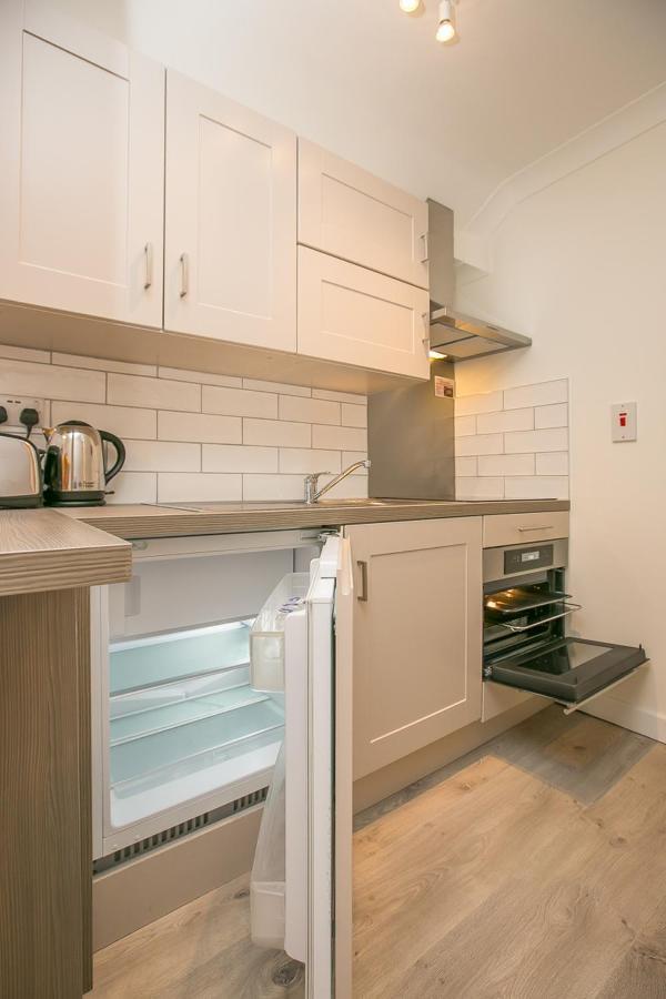 Apartment St Stephen's District-1 *