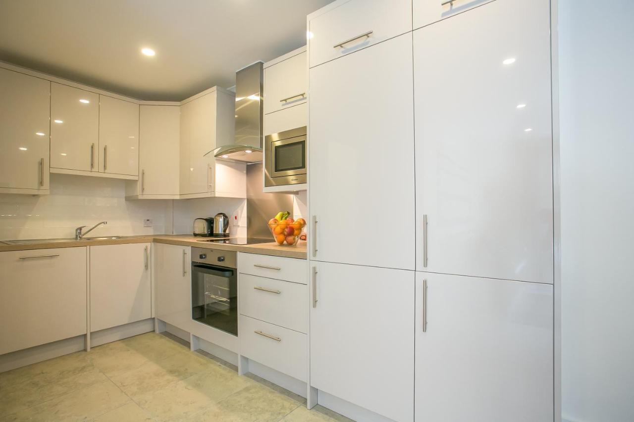 Apartment St Stephen's District-1 *
