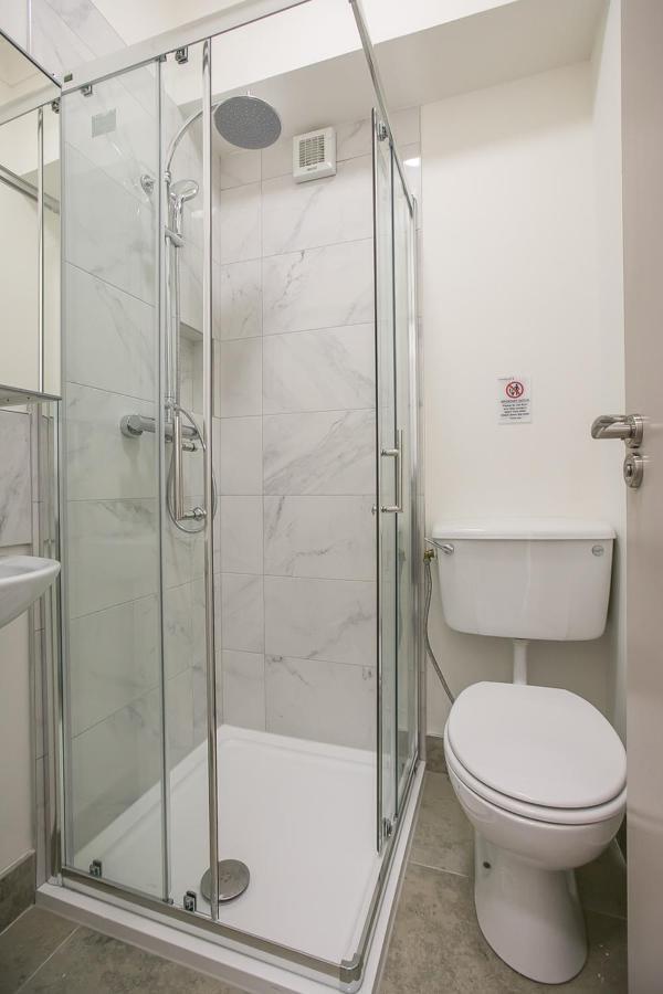 Apartment St Stephen's District-1 *
