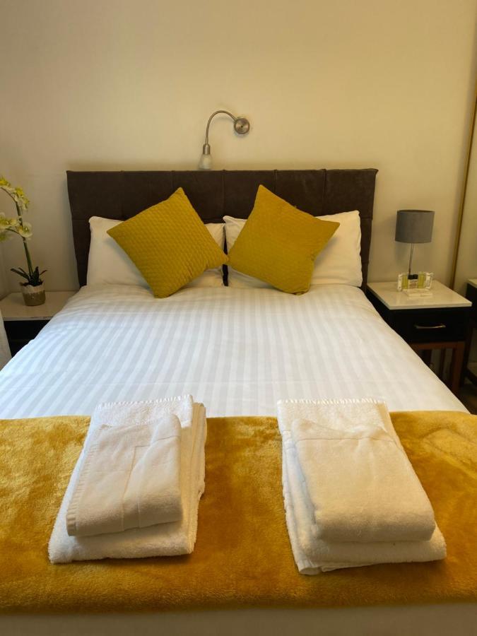 Ailesbury Oaks Apartment *