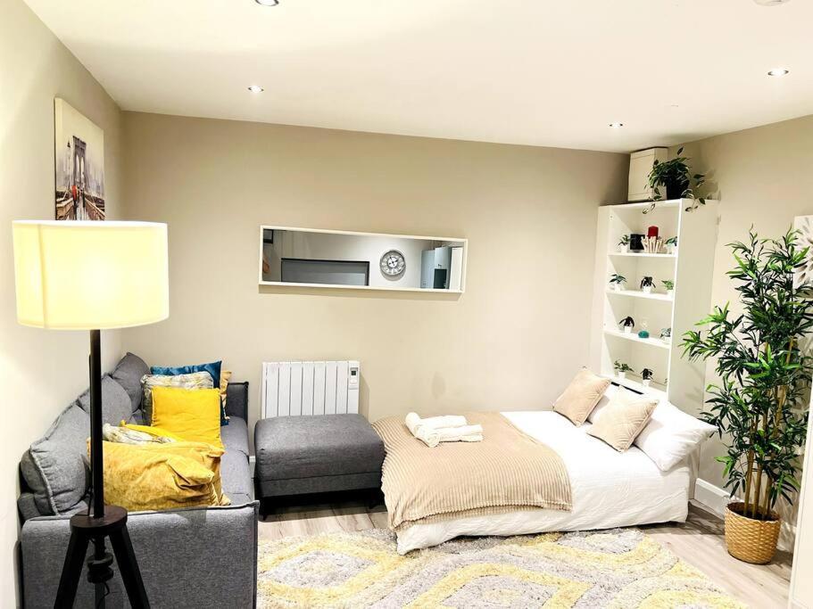 Apartment Lovely Flat At Center