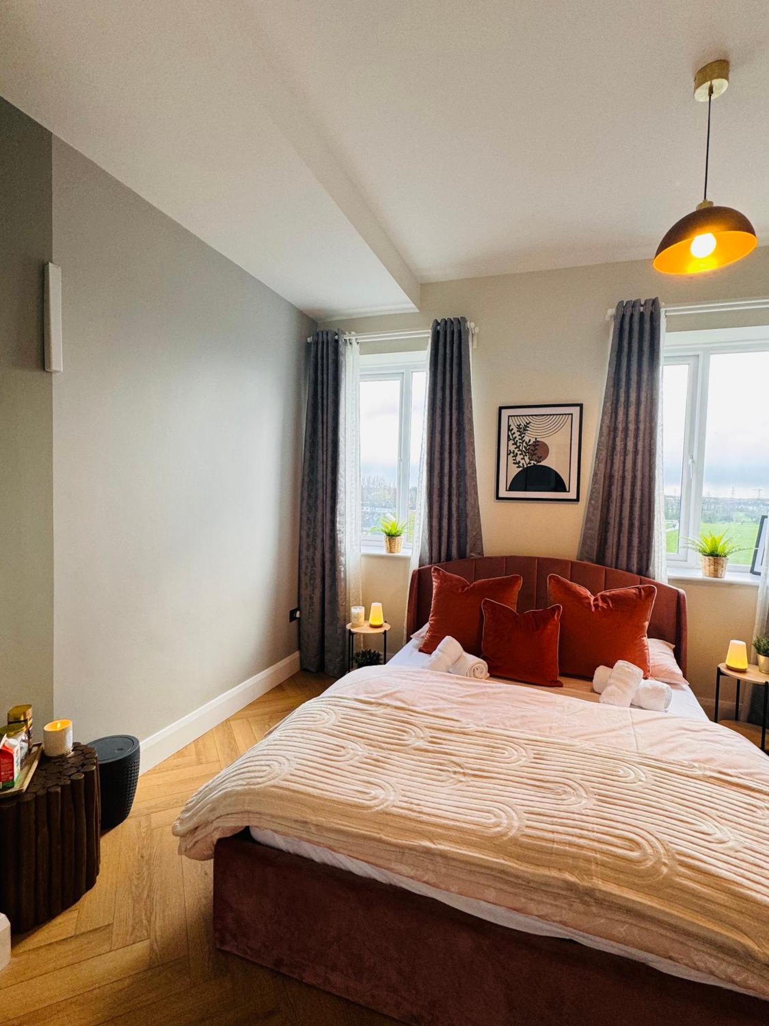 Finnstown Hall- Private In Shared With The Host Homestay Dublin