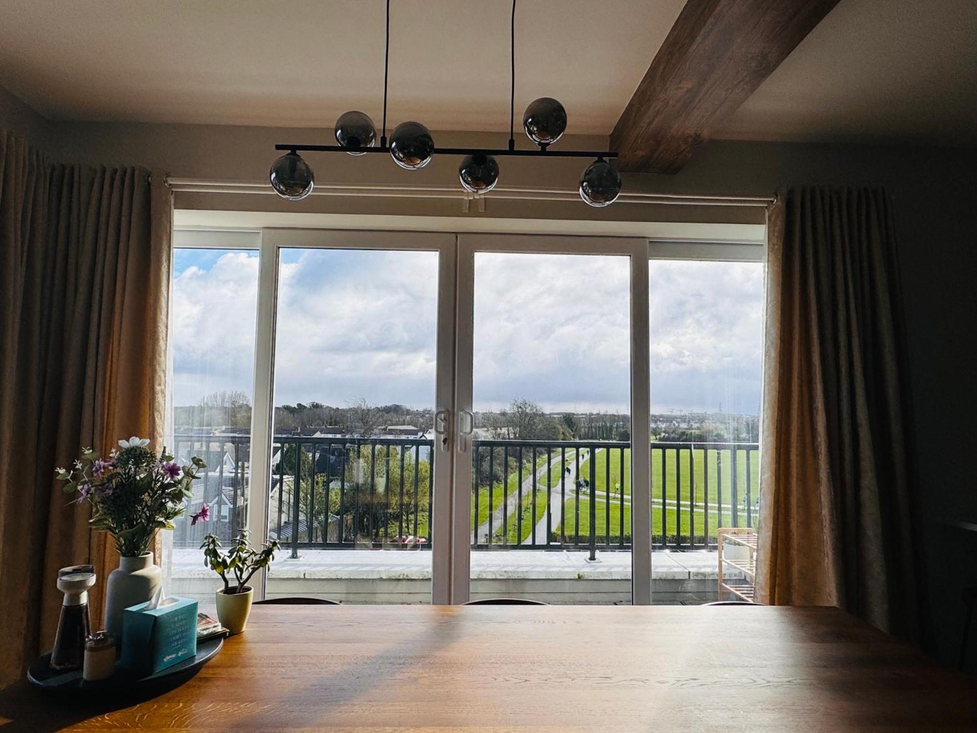 Finnstown Hall- Private In Shared With The Host * Dublin