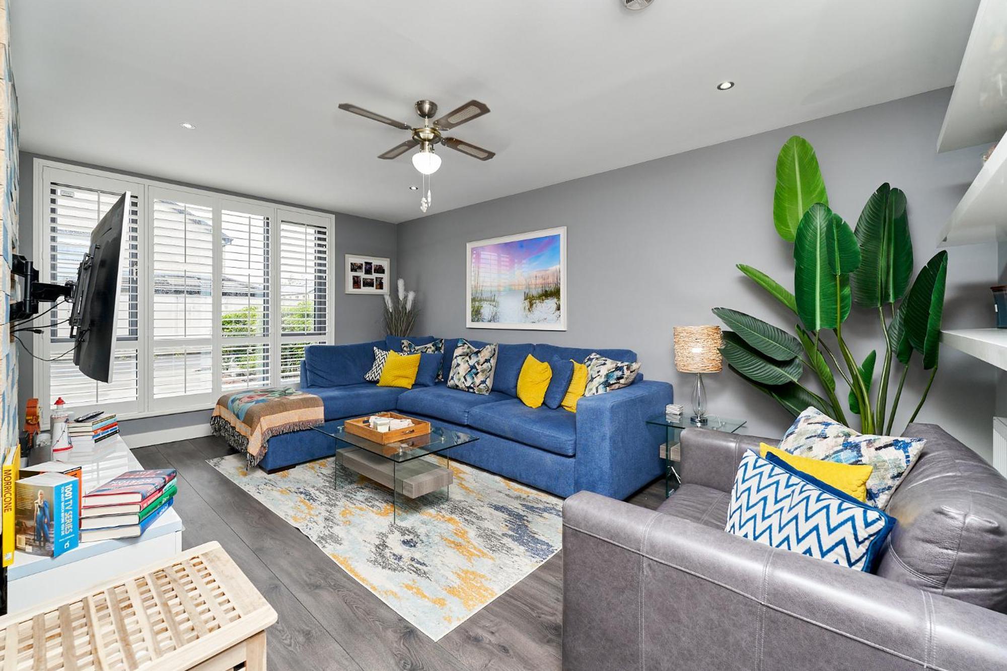Modern Clonsilla Townhouse Sleeps 6 Holiday home Dublin