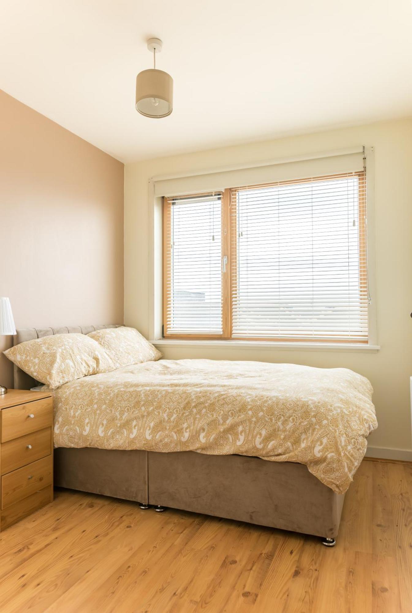 Stylish At Aviva Apartment *