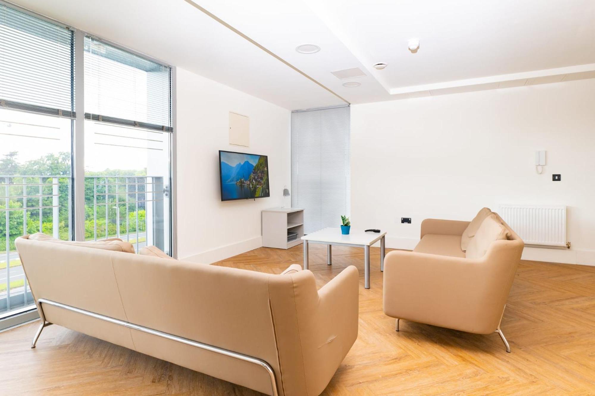 Refurbished Ensuite With Shared Kitchen At Montrose In Apartment Dublin
