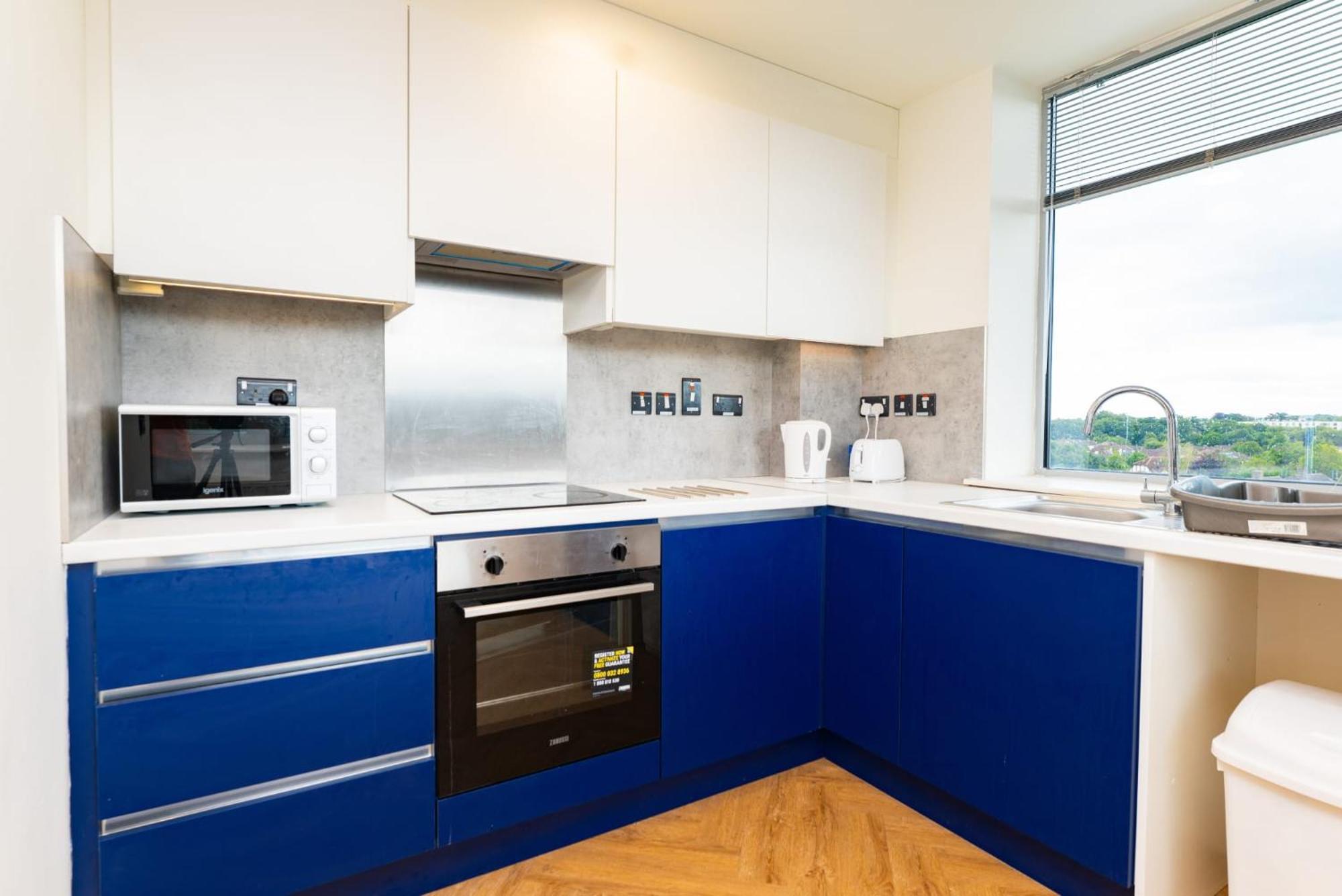 Refurbished Ensuite With Shared Kitchen At Montrose In *