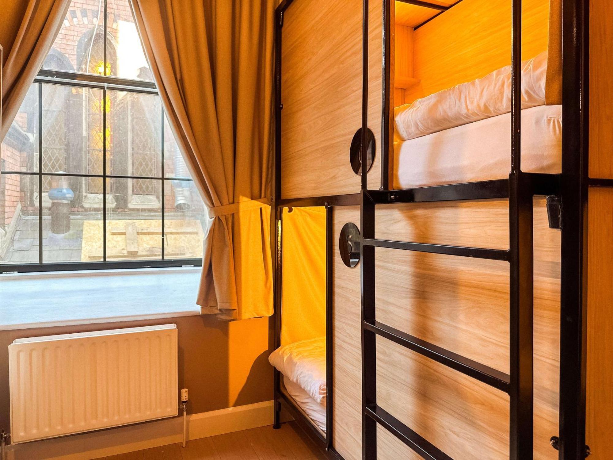 Gardiner House Hostel *