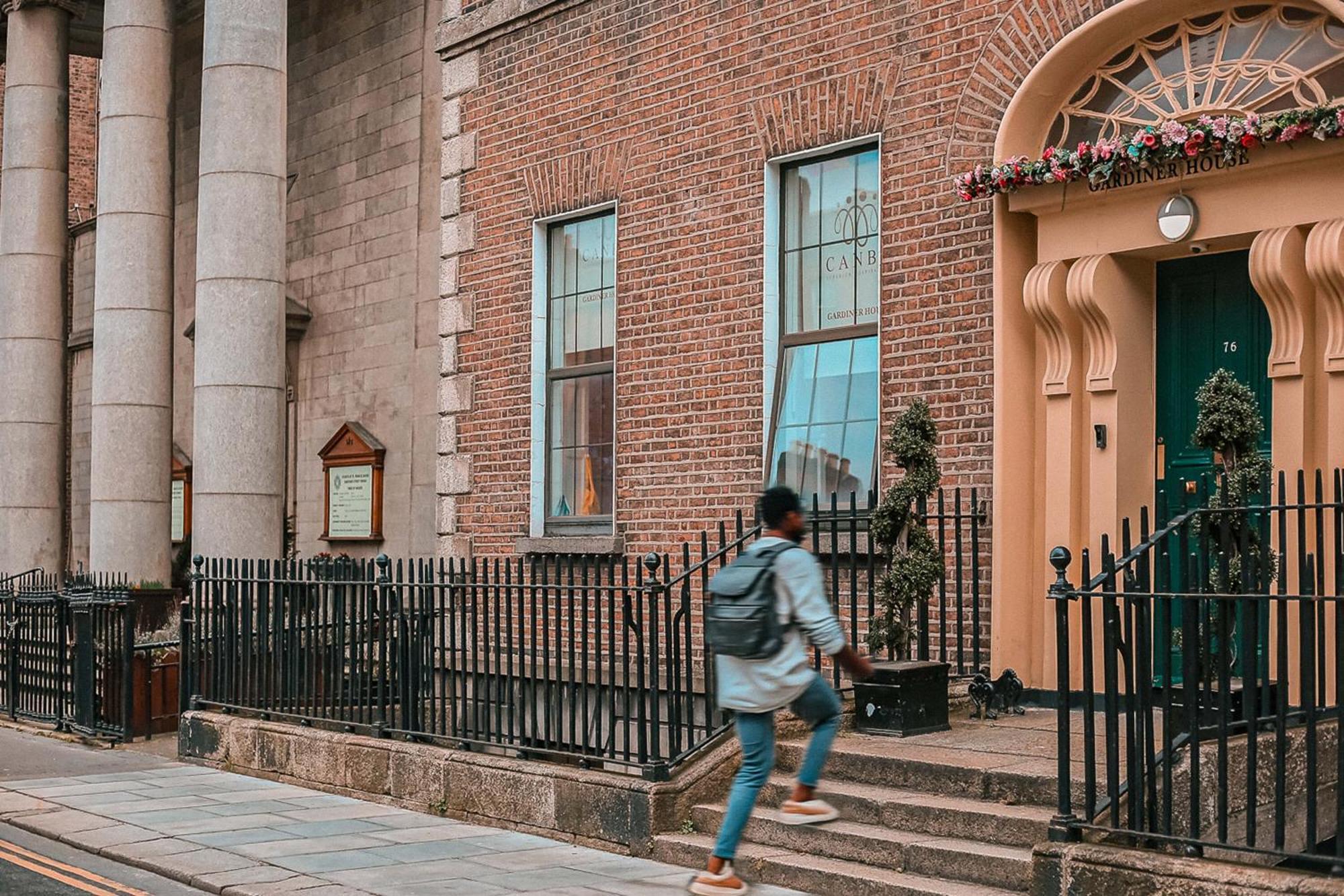 Gardiner House Hostel *