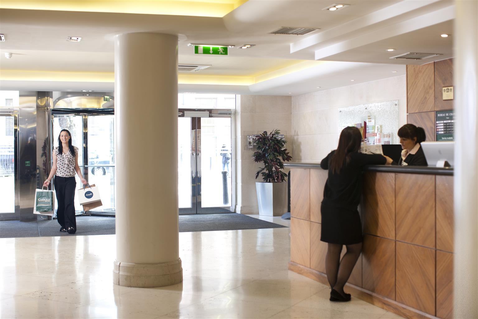 Academy Plaza Hotel 3*