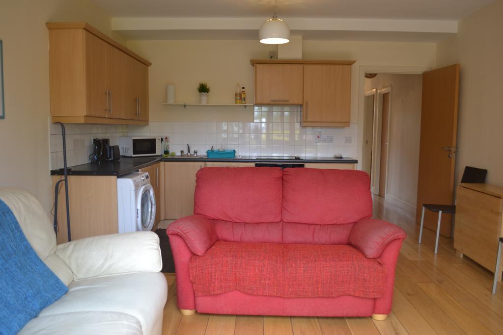 Apartment Bradogue Court *