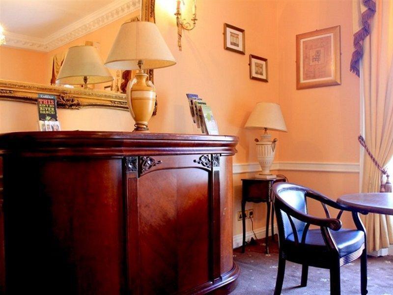Hotel Lynams 2*