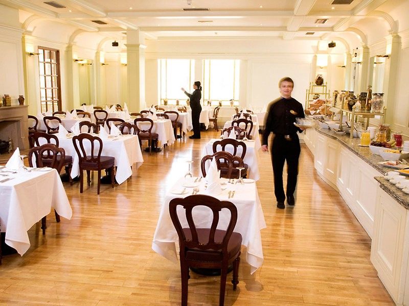 Clayton Burlington Road Hotel
