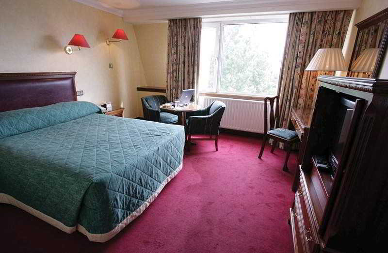Maldron Merrion Road Hotel 4*
