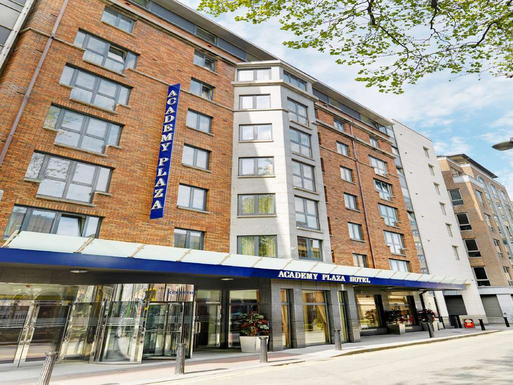 Academy Plaza Hotel 3*