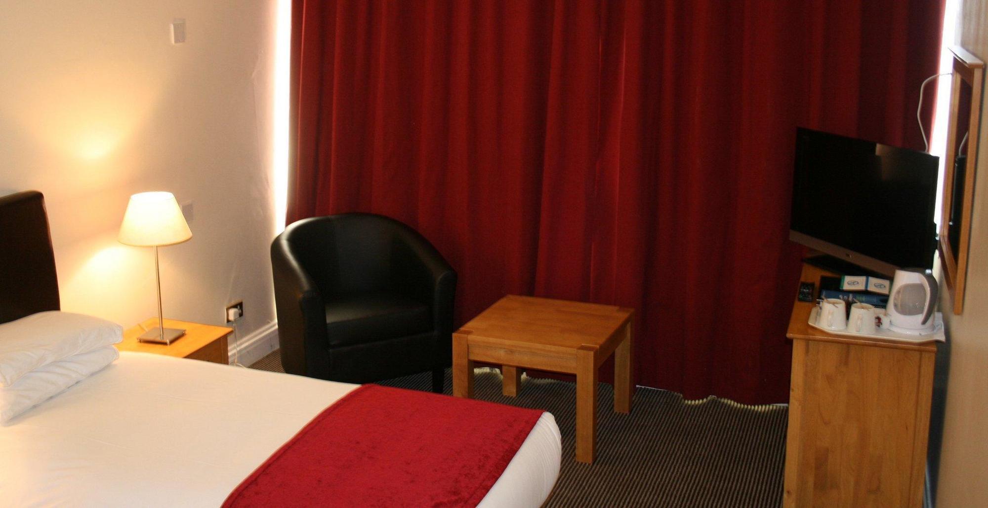 Maldron Merrion Road Hotel 4*