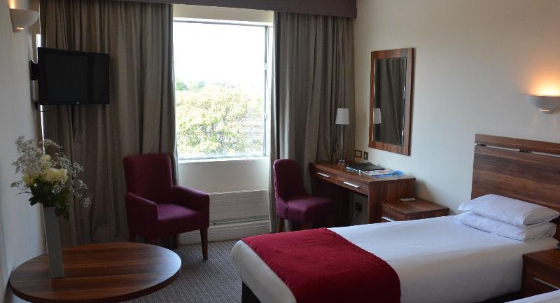 Maldron Merrion Road Hotel 4*
