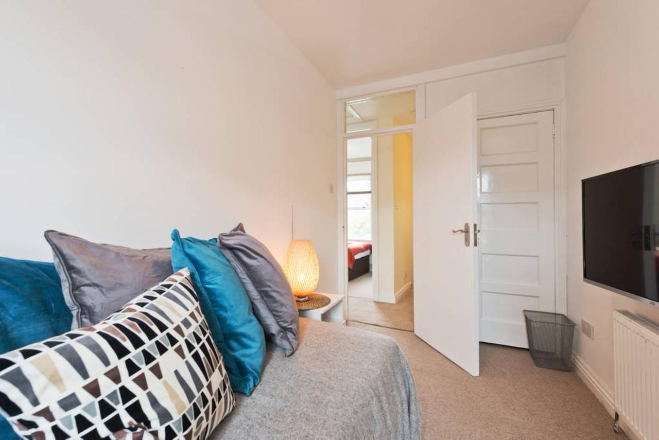 2 Bedroom Riverside Sleeps 5 Dublin