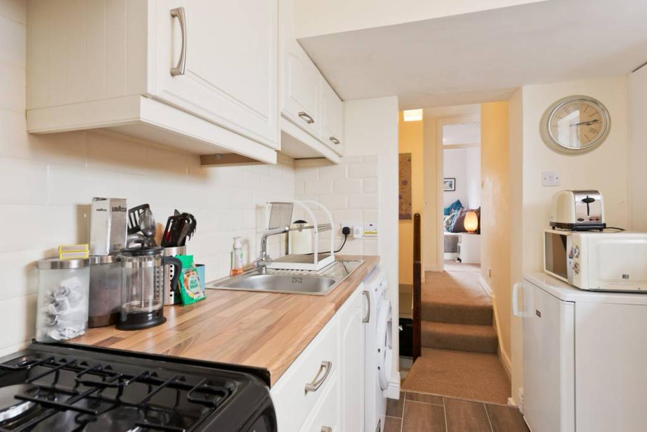 2 Bedroom Riverside Sleeps 5 Apartment *