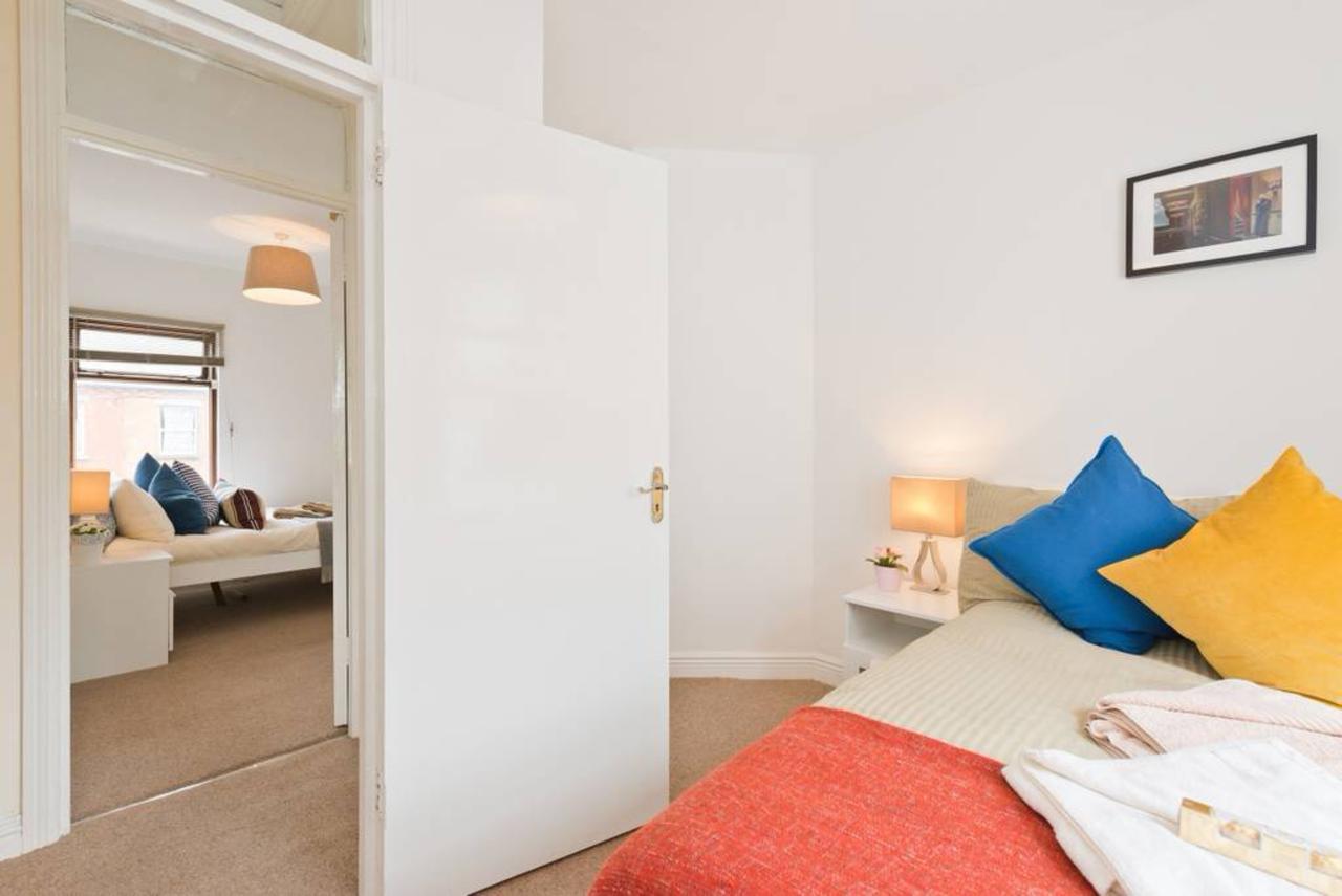 2 Bedroom Riverside Sleeps 5 Apartment Dublin