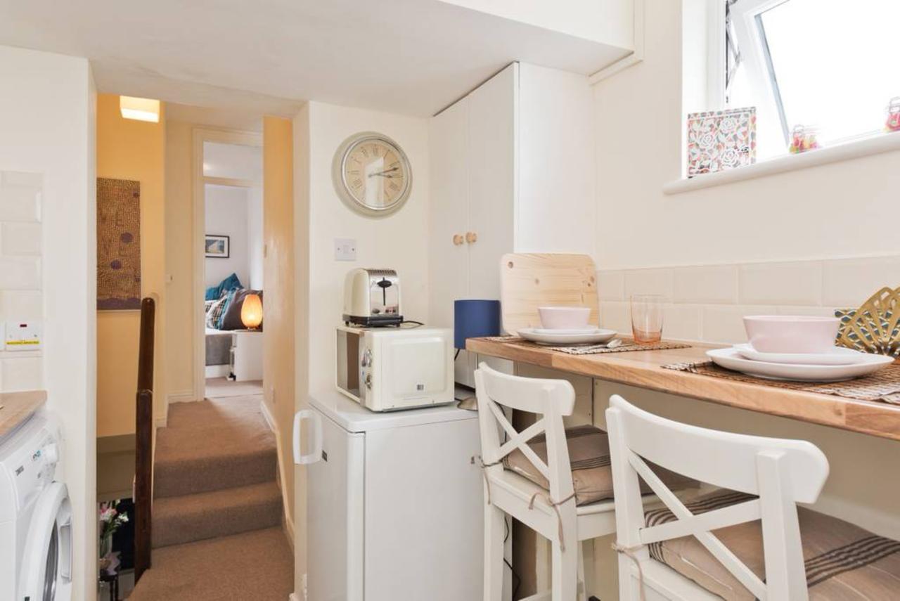 2 Bedroom Riverside Sleeps 5 *