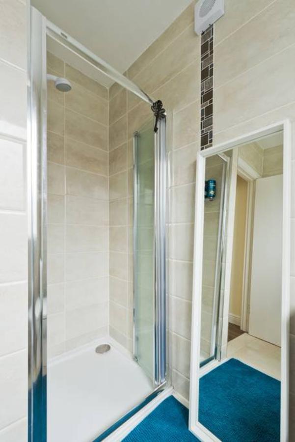 2 Bedroom Riverside Sleeps 5 Apartment Dublin