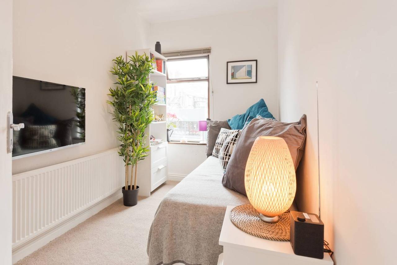 2 Bedroom Riverside Sleeps 5 * Dublin