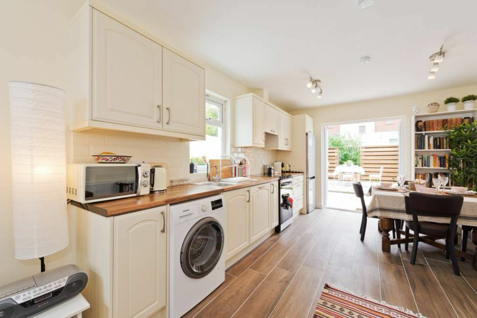 2 Bedroom Riverside Sleeps 5 Apartment Dublin