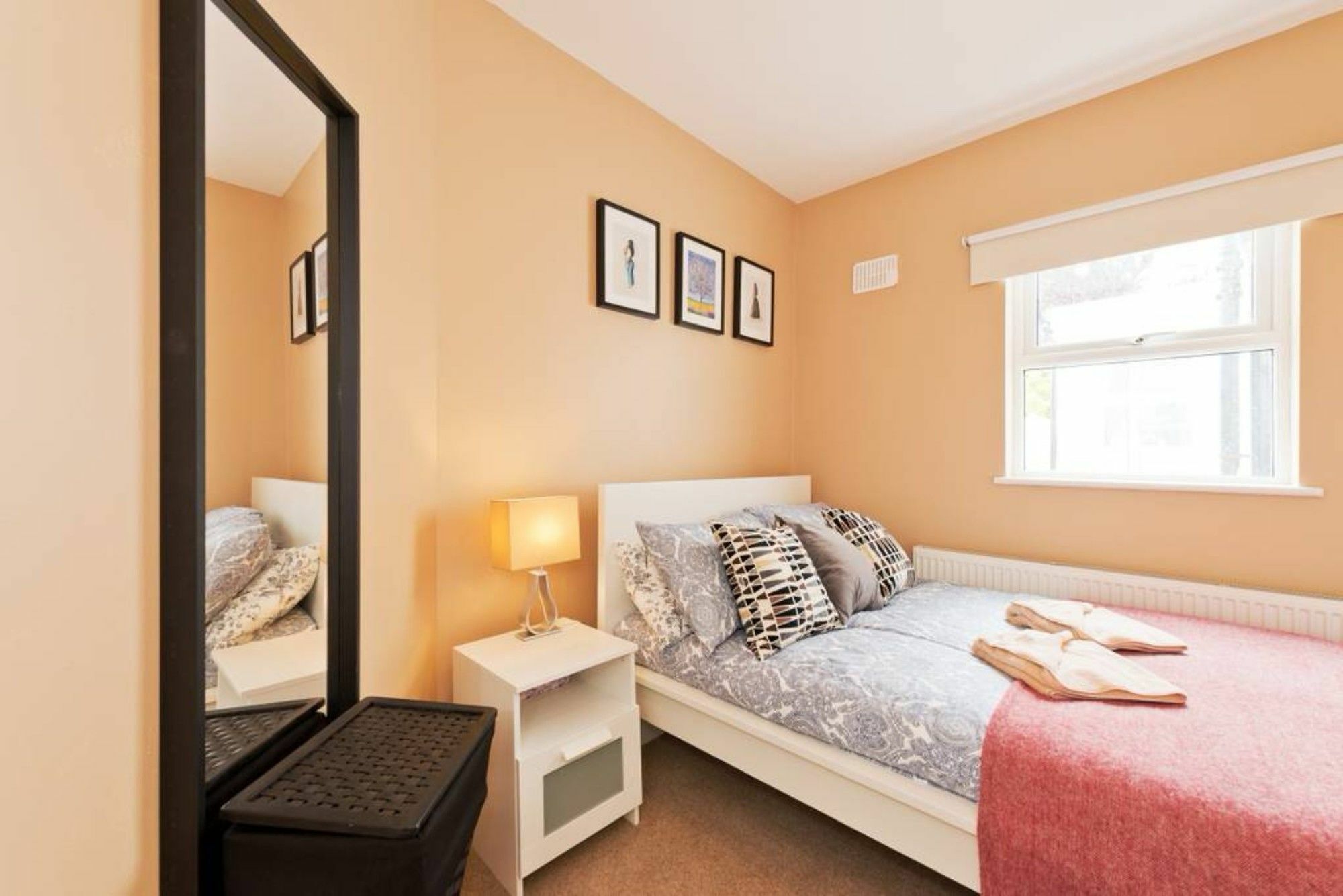 2 Bedroom Riverside Sleeps 5 * Dublin
