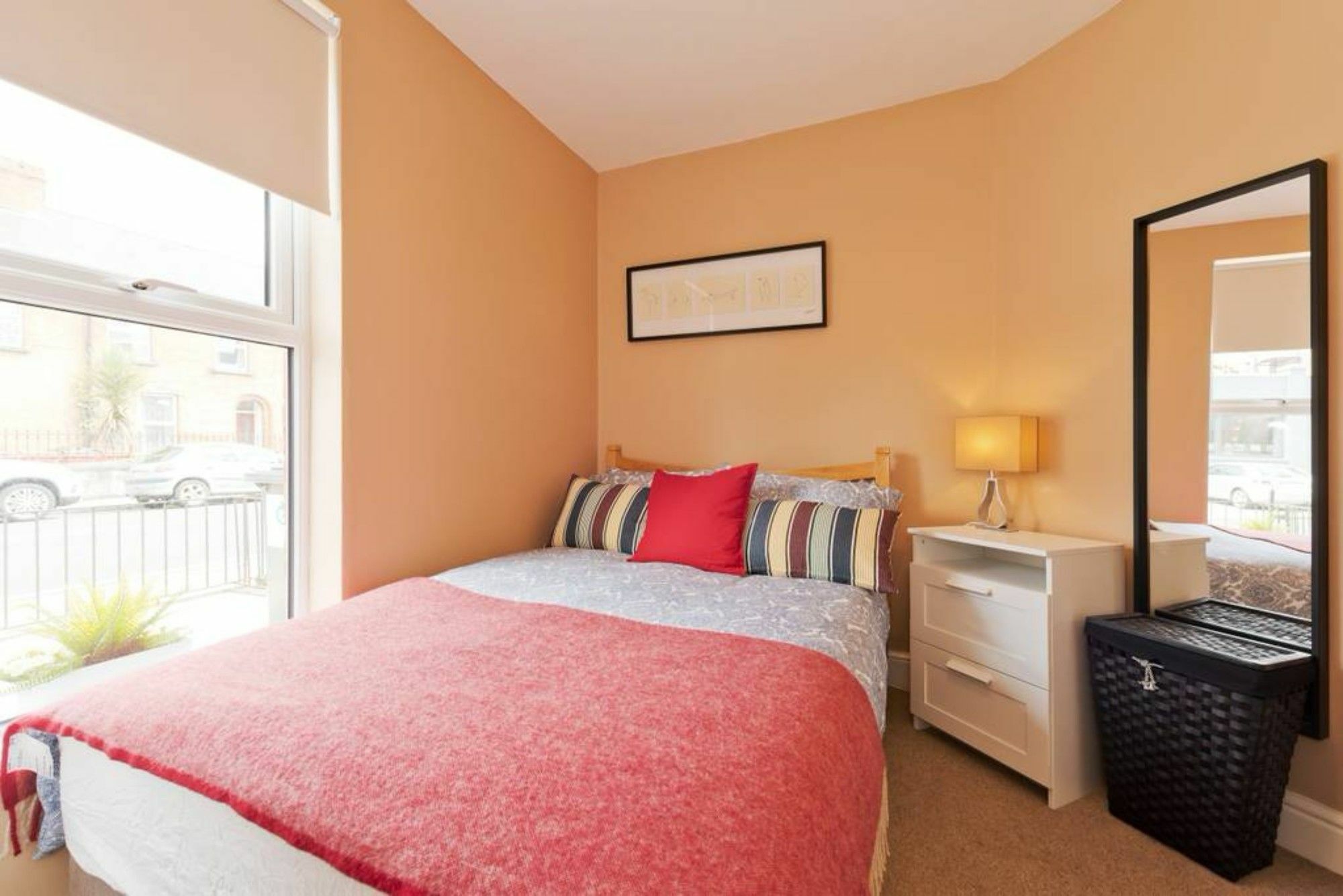 2 Bedroom Riverside Sleeps 5 Apartment *