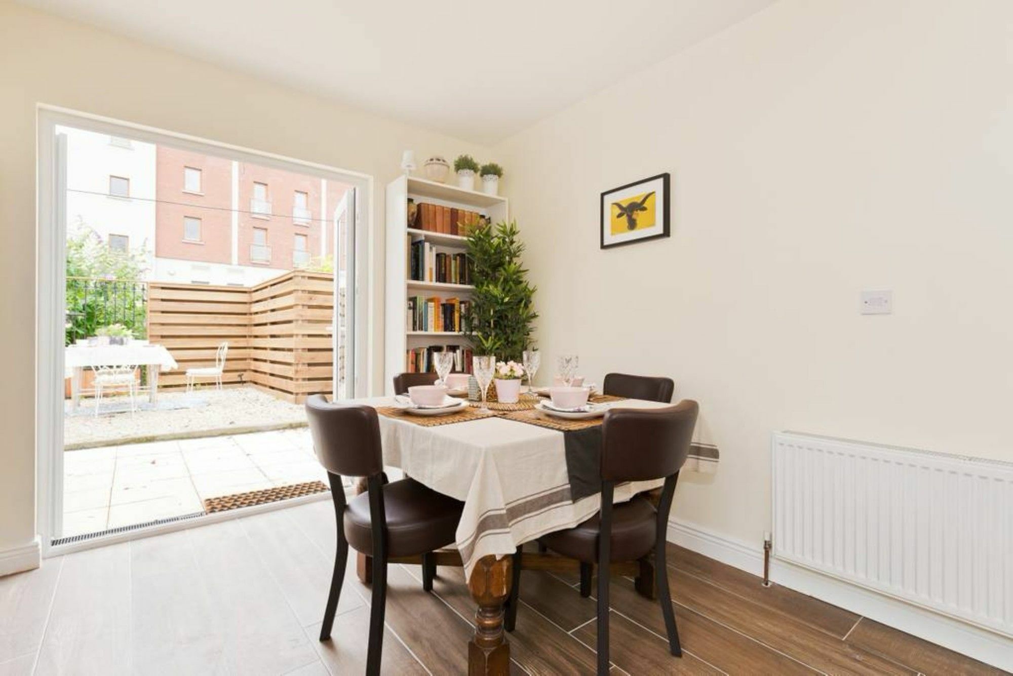 2 Bedroom Riverside Sleeps 5 Apartment *