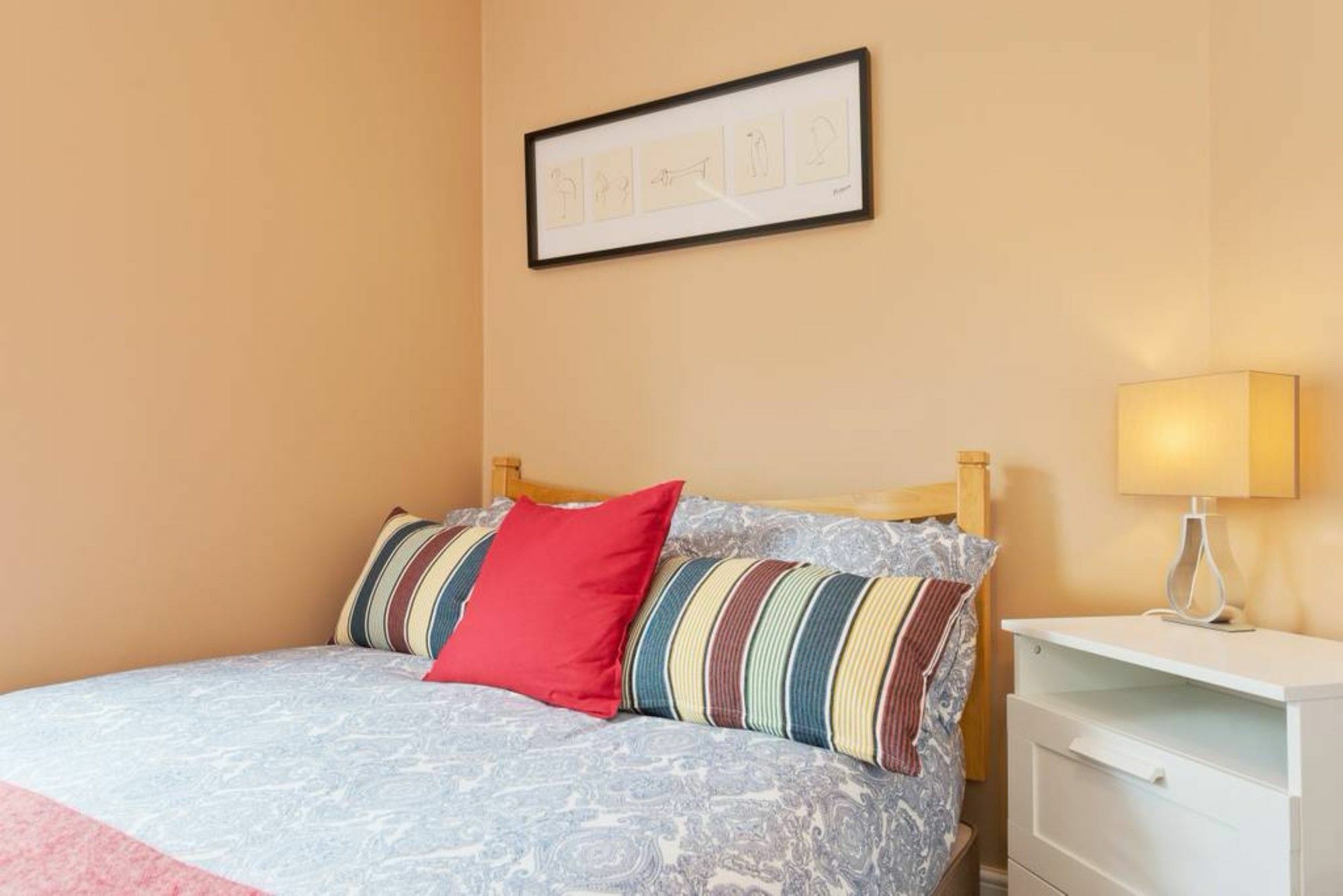 Apartment 2 Bedroom Riverside Sleeps 5 *