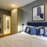 Private Room Available In Spacious High Rise Apartment With Park & City View