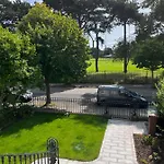 Kenilworth Square North