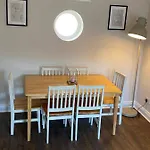 City Centre House Close To 3 Arena