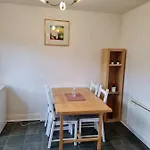 1 Cozy Bedroom Near Airport And City Centre 3People
