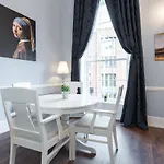 4 Poster Luxury Georgian Apartment