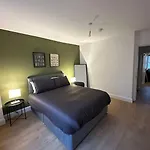 Convenient & Central Apartment