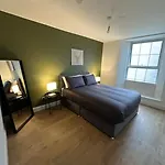 Convenient & Central Apartment